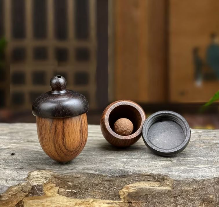 Tajemný žalud (tajemství • lehkost • příroda)