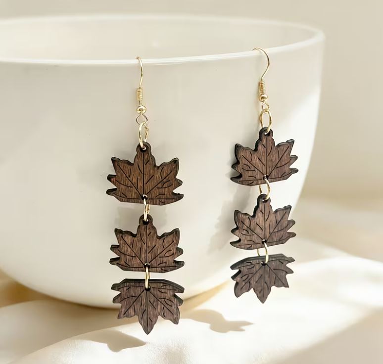 Tři lístky v tichém pohybu. (pohyb, klid, růst, rovnováha)