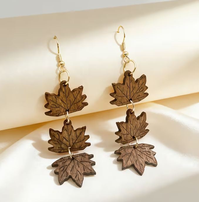 Tři lístky v tichém pohybu. (pohyb, klid, růst, rovnováha)