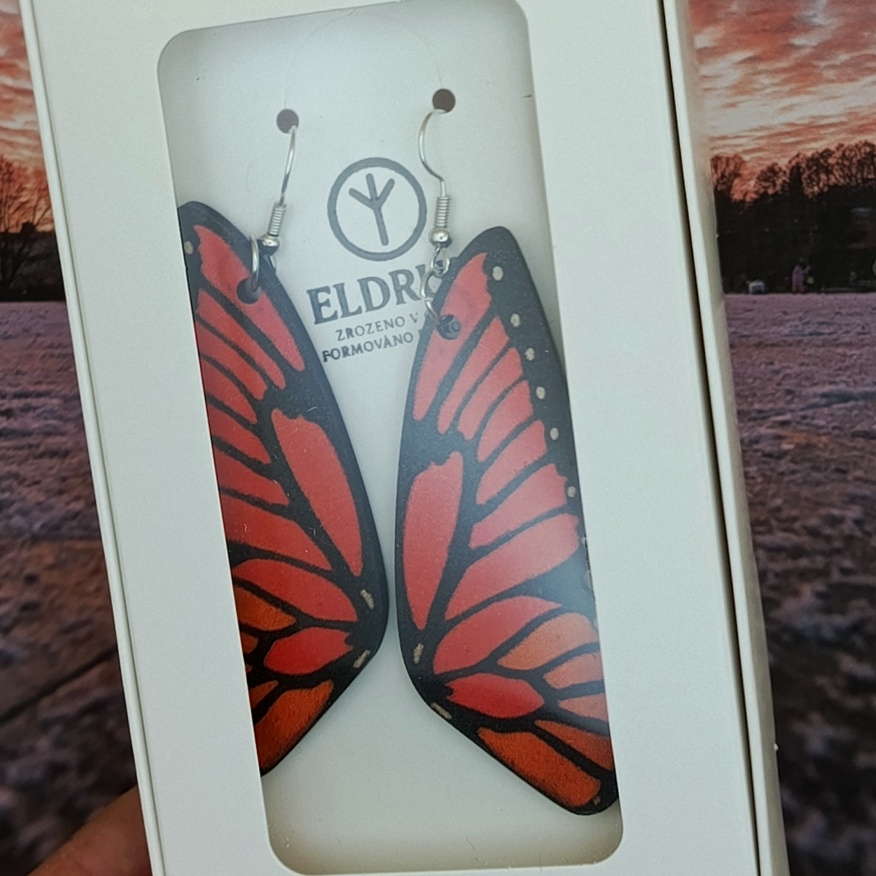 Motýlí křídla v rovnováze.